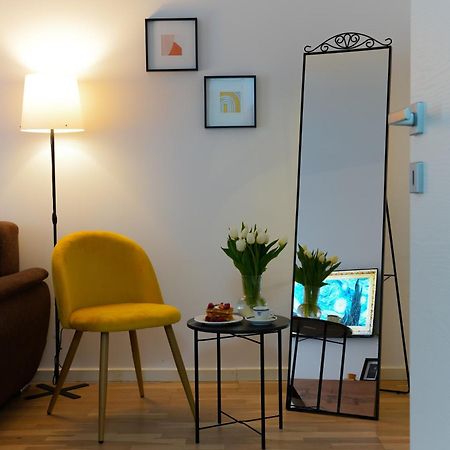 Amalia - Quiet 1Br Apartment With Parking & Wi-Fi Bucarest Esterno foto