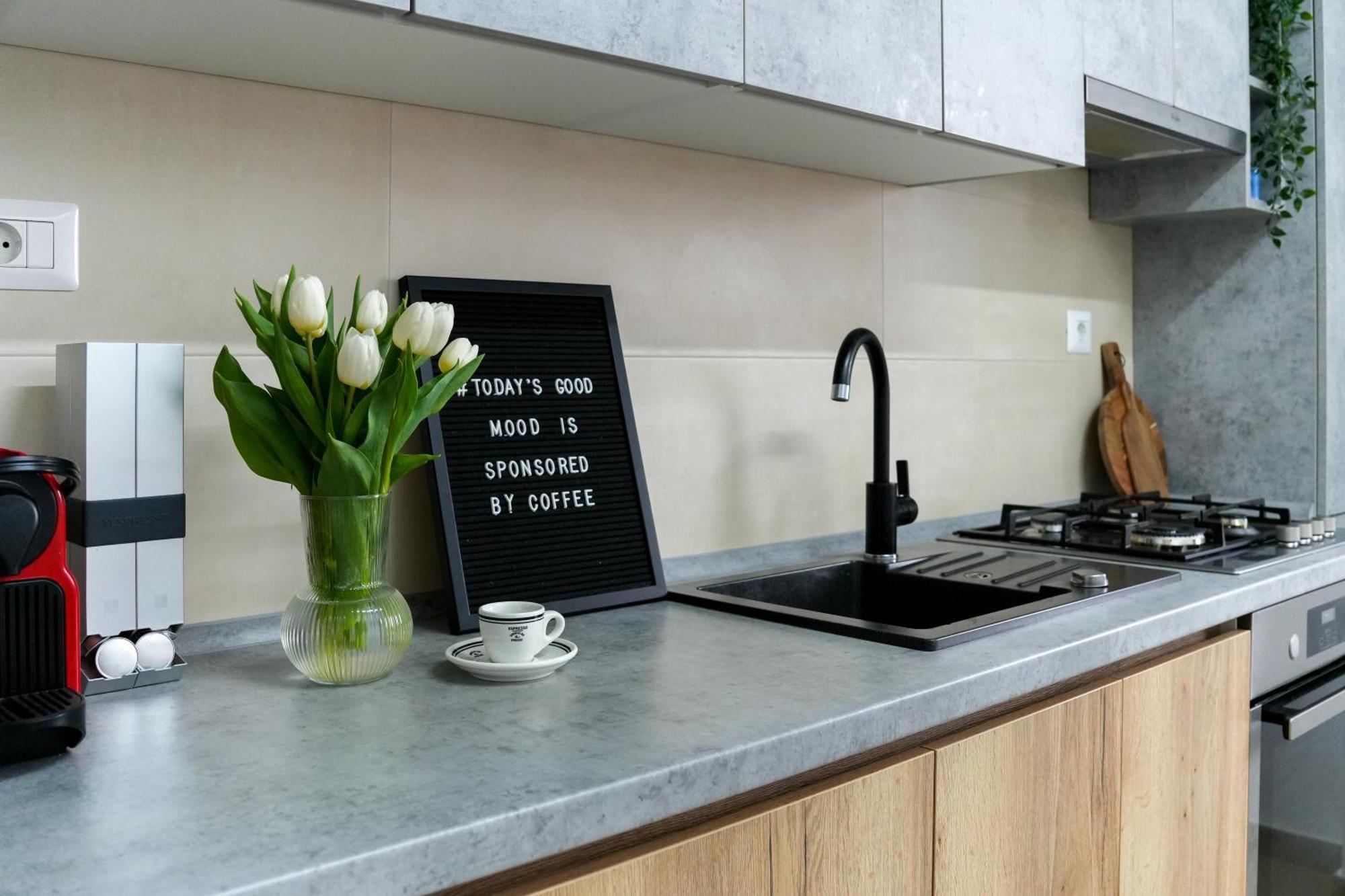 Amalia - Quiet 1Br Apartment With Parking & Wi-Fi Bucarest Esterno foto
